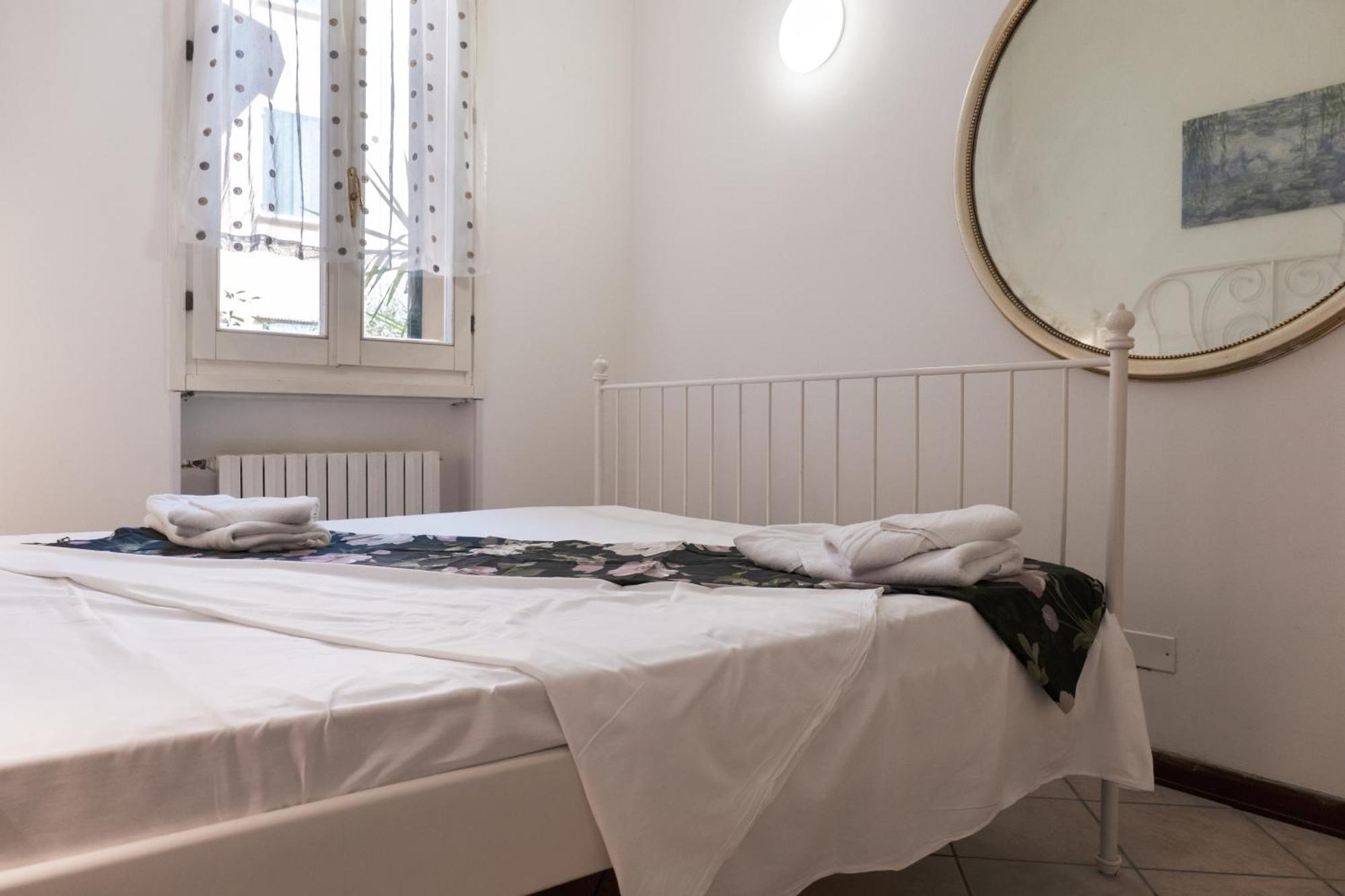 Turati Apartments Bologna Esterno foto